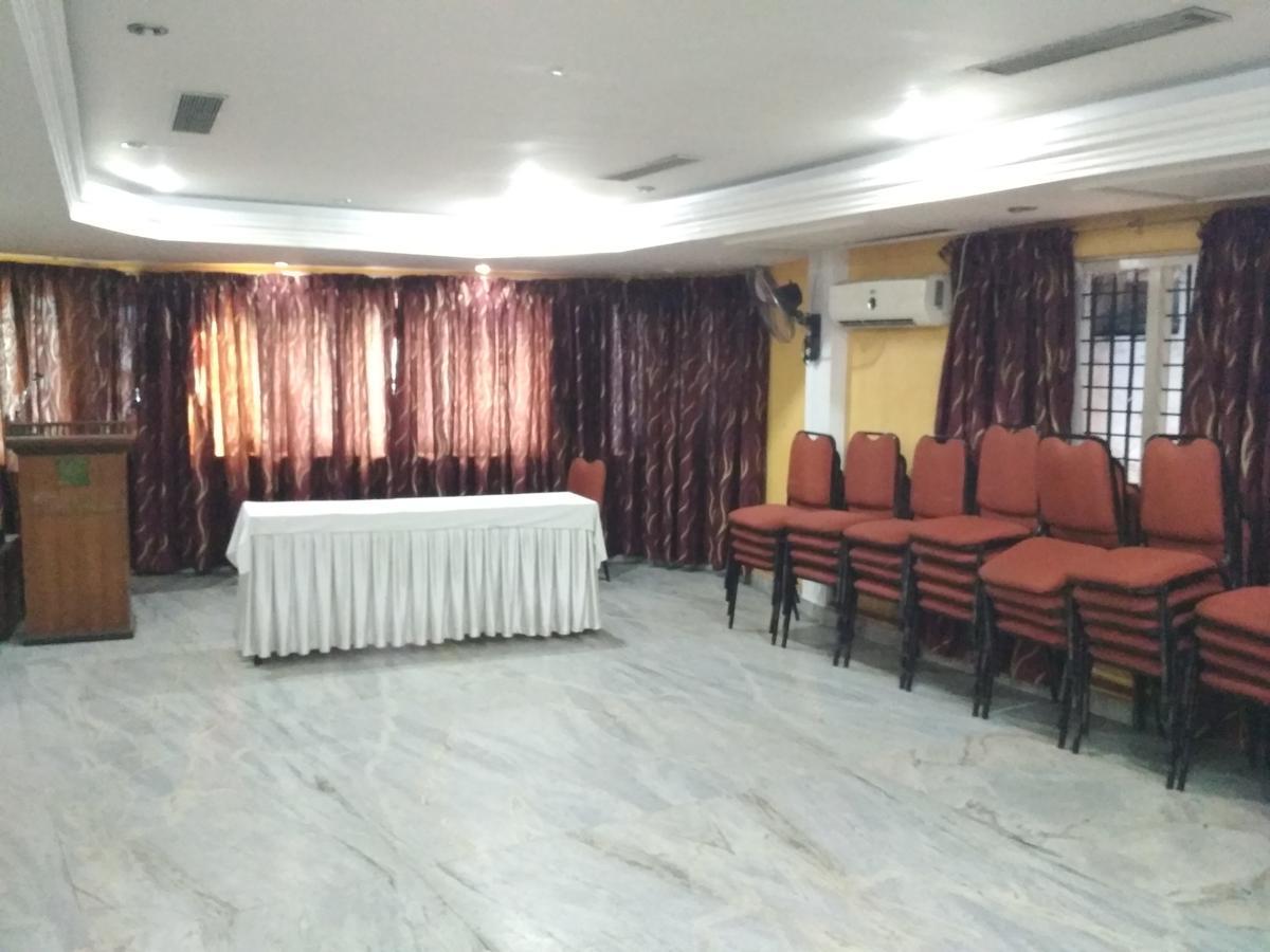 Alwaye Hotel Rukmini מראה חיצוני תמונה