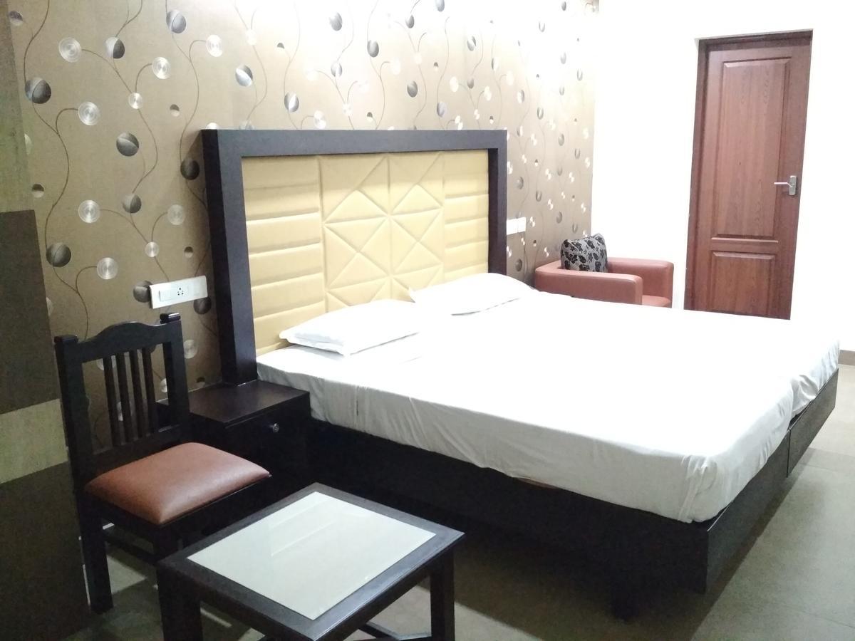 Alwaye Hotel Rukmini מראה חיצוני תמונה