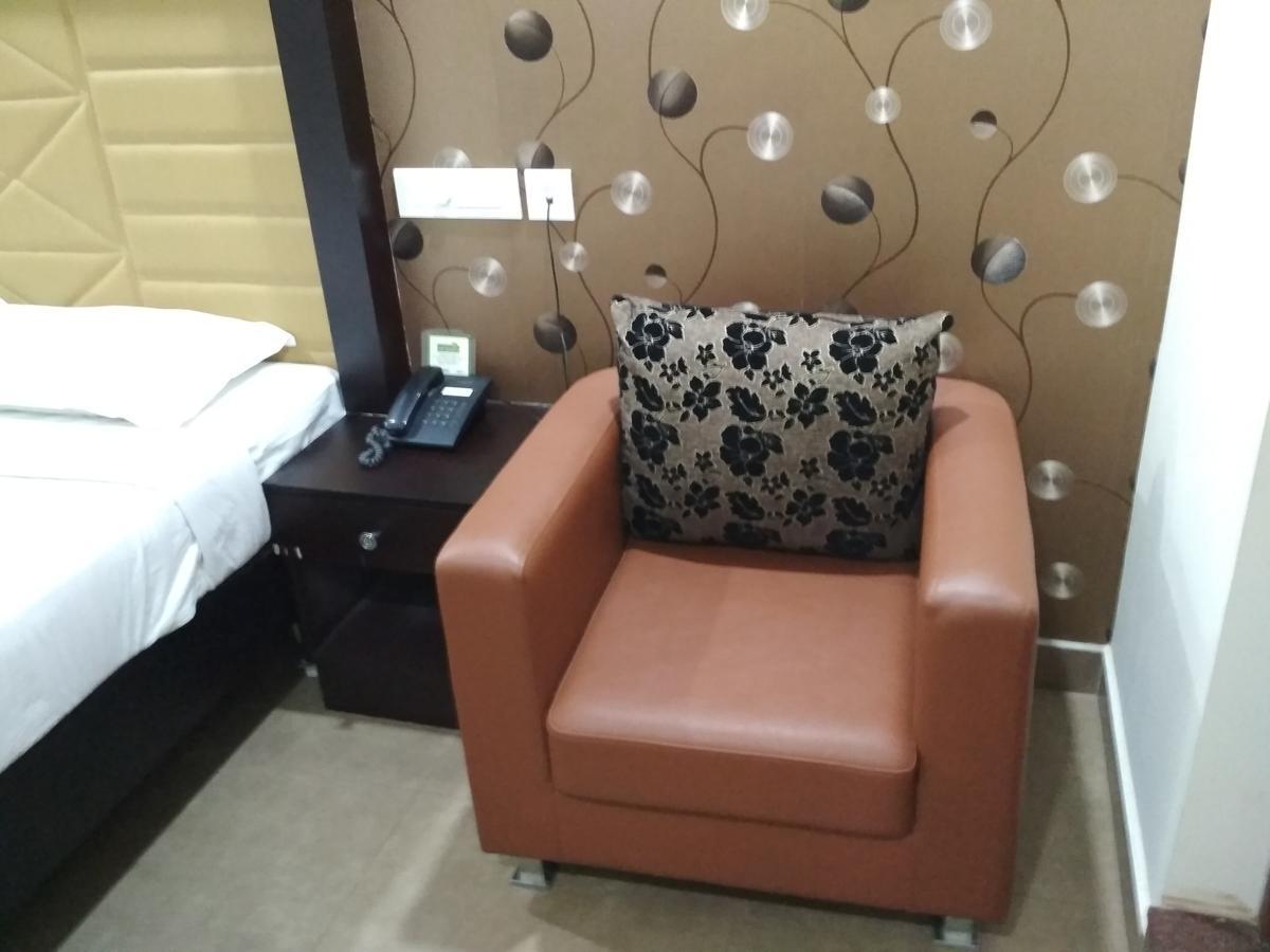 Alwaye Hotel Rukmini מראה חיצוני תמונה